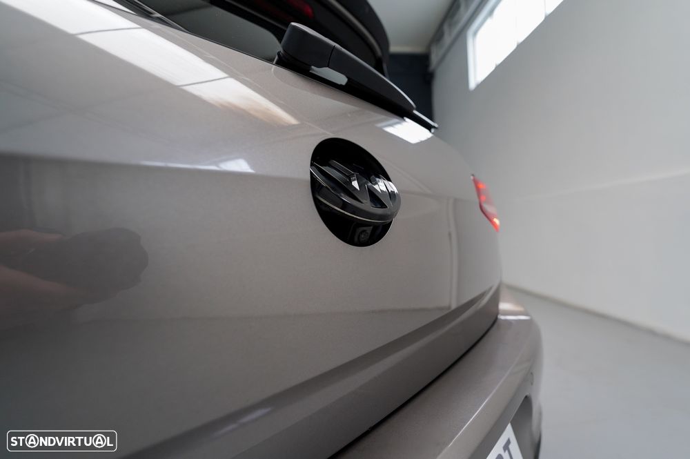 VW Golf 2.0 TSI R DSG - 33