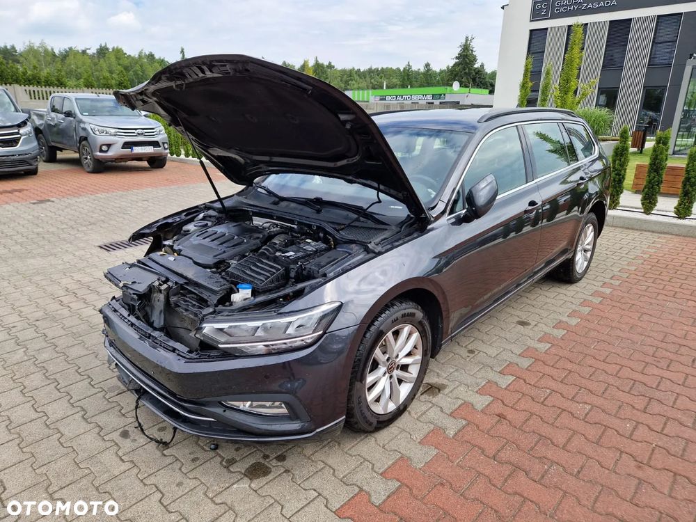 Volkswagen Passat Variant 2.0 TDI SCR DSG Business - 8