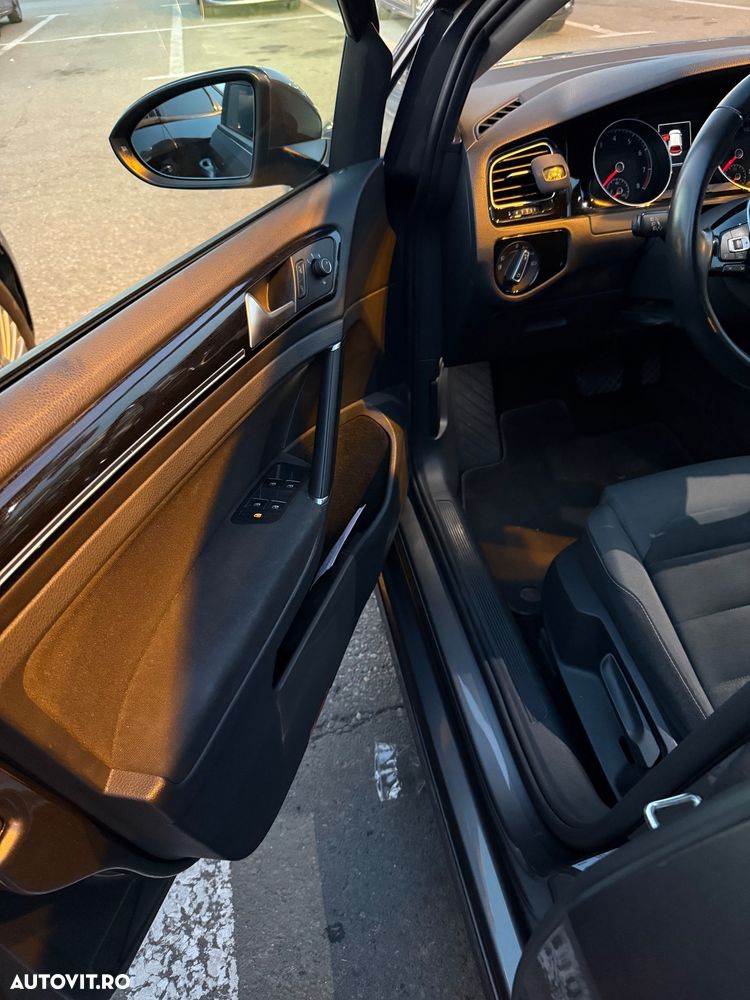 Volkswagen Golf - 9