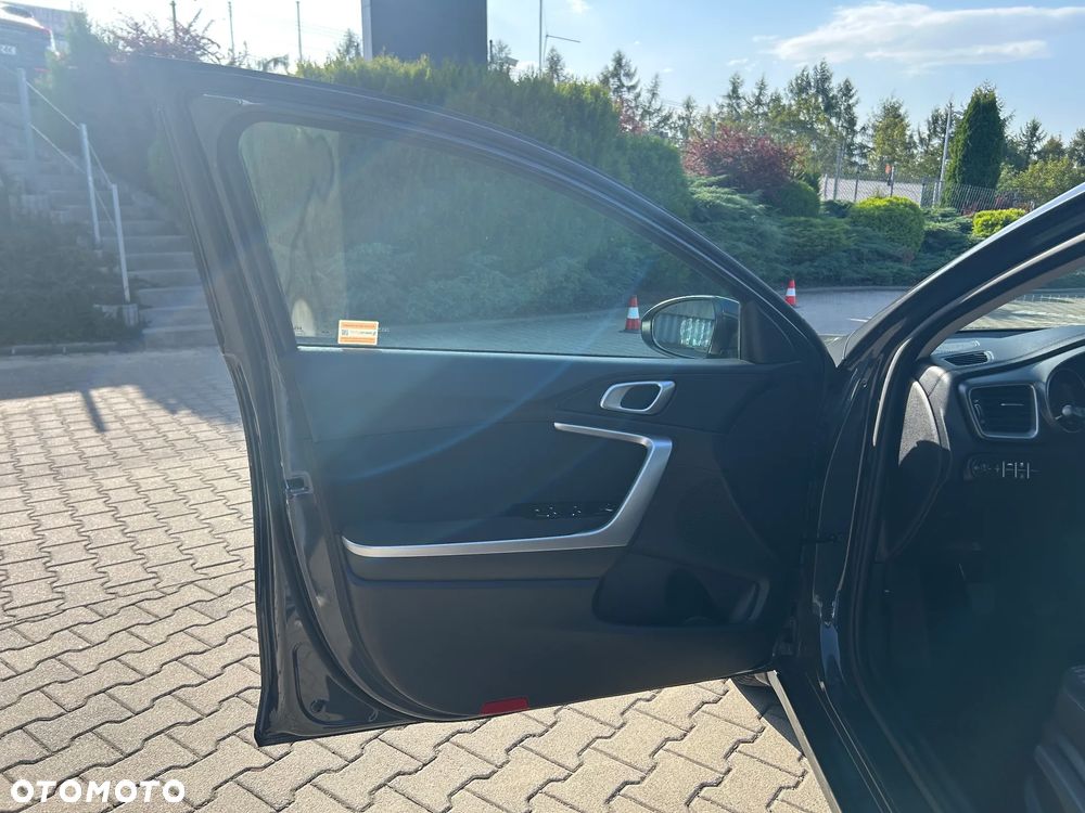 Kia Ceed 1.5 T-GDI M - 11