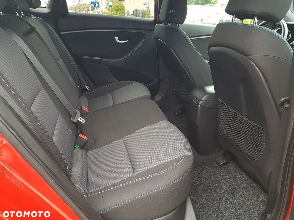 Hyundai i30 blue 1.6 GDI Passion - 16