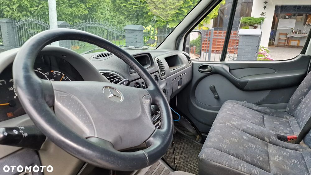 Mercedes-Benz Sprinter - 11