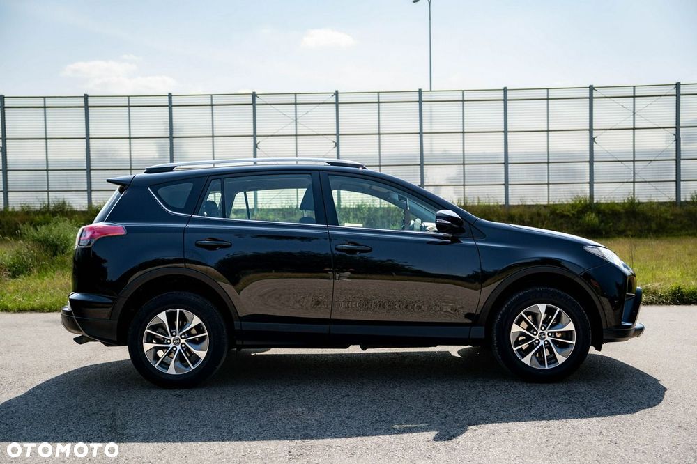 Toyota RAV4 - 10