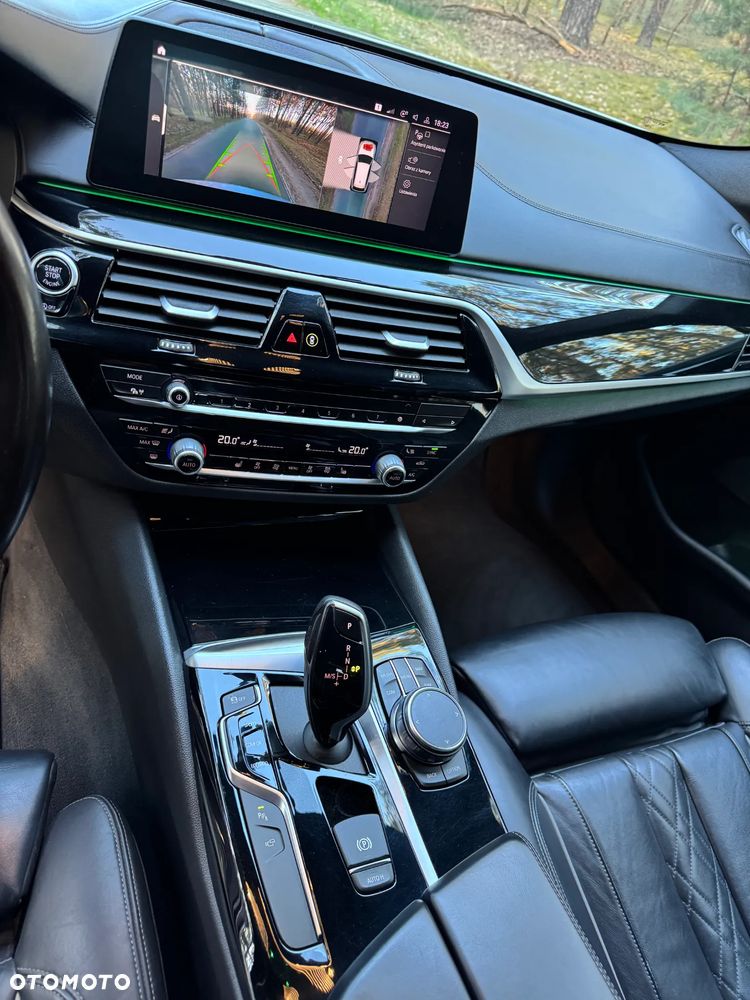 BMW Seria 5 530i xDrive Sport Line sport - 29