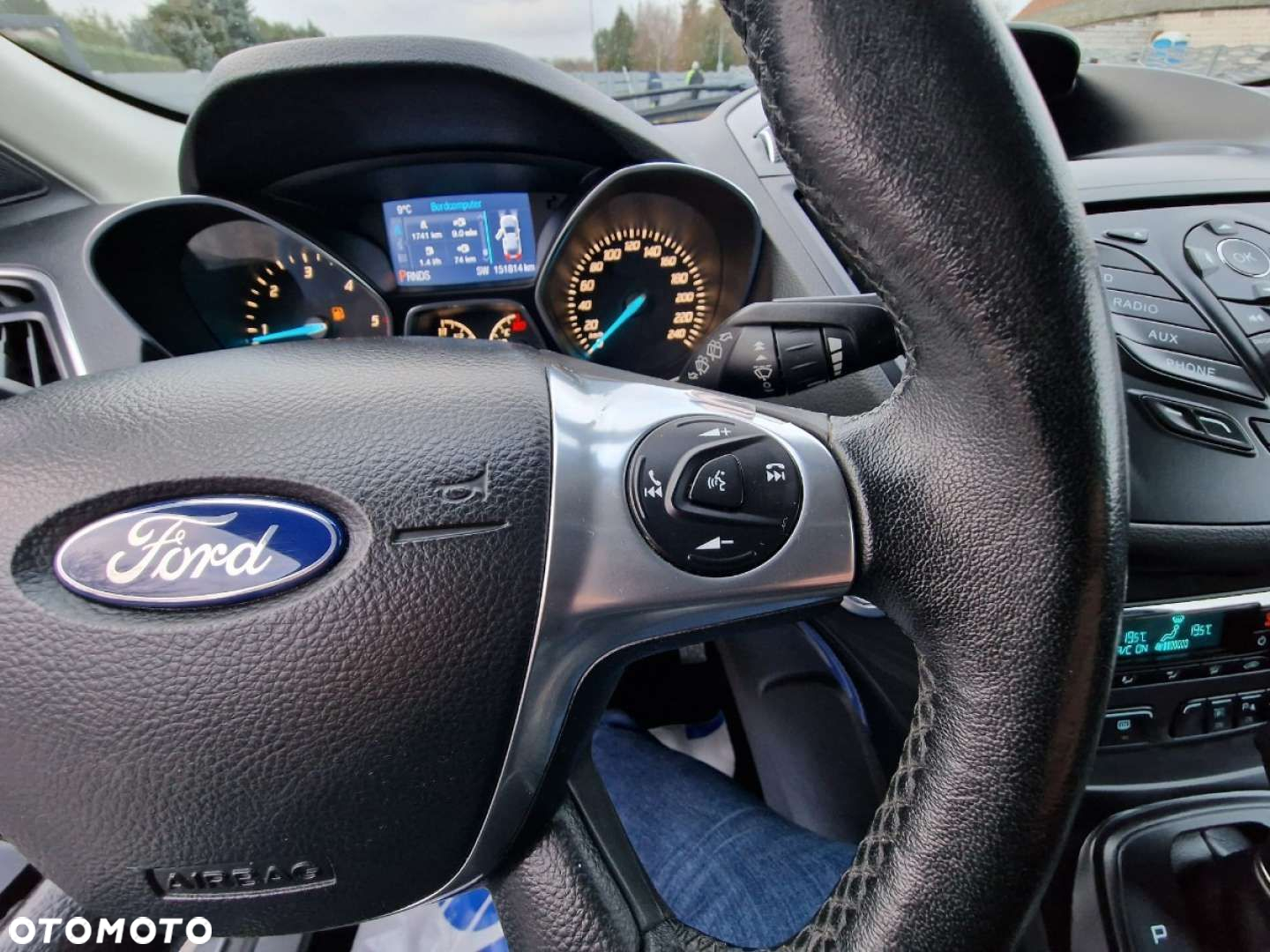 Ford Kuga - 28