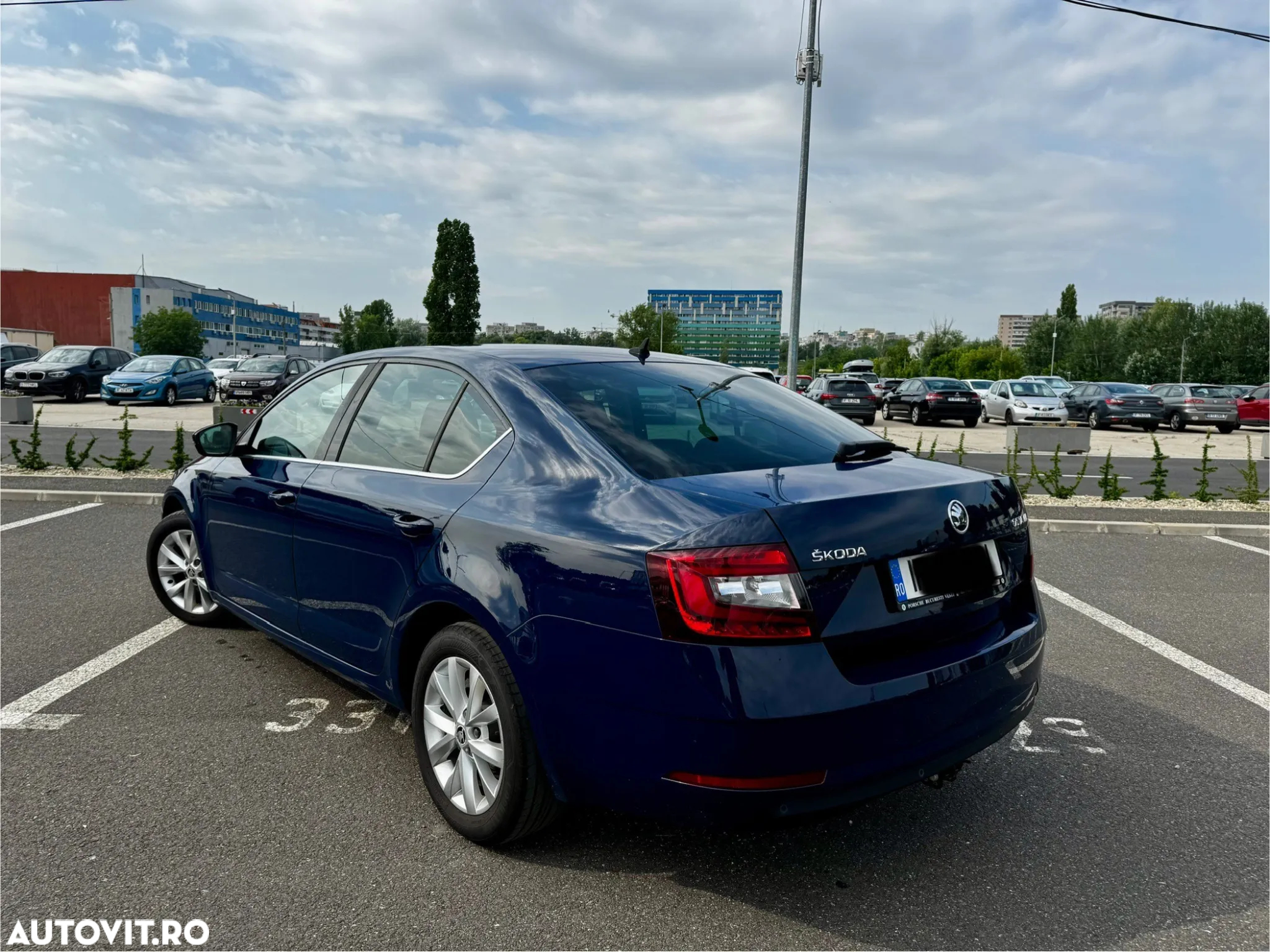 Skoda Octavia 1.6 TDI DSG Ambition - 6