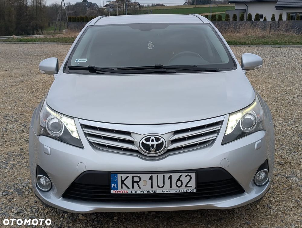 Toyota Avensis 1.8 Premium EU5 - 13