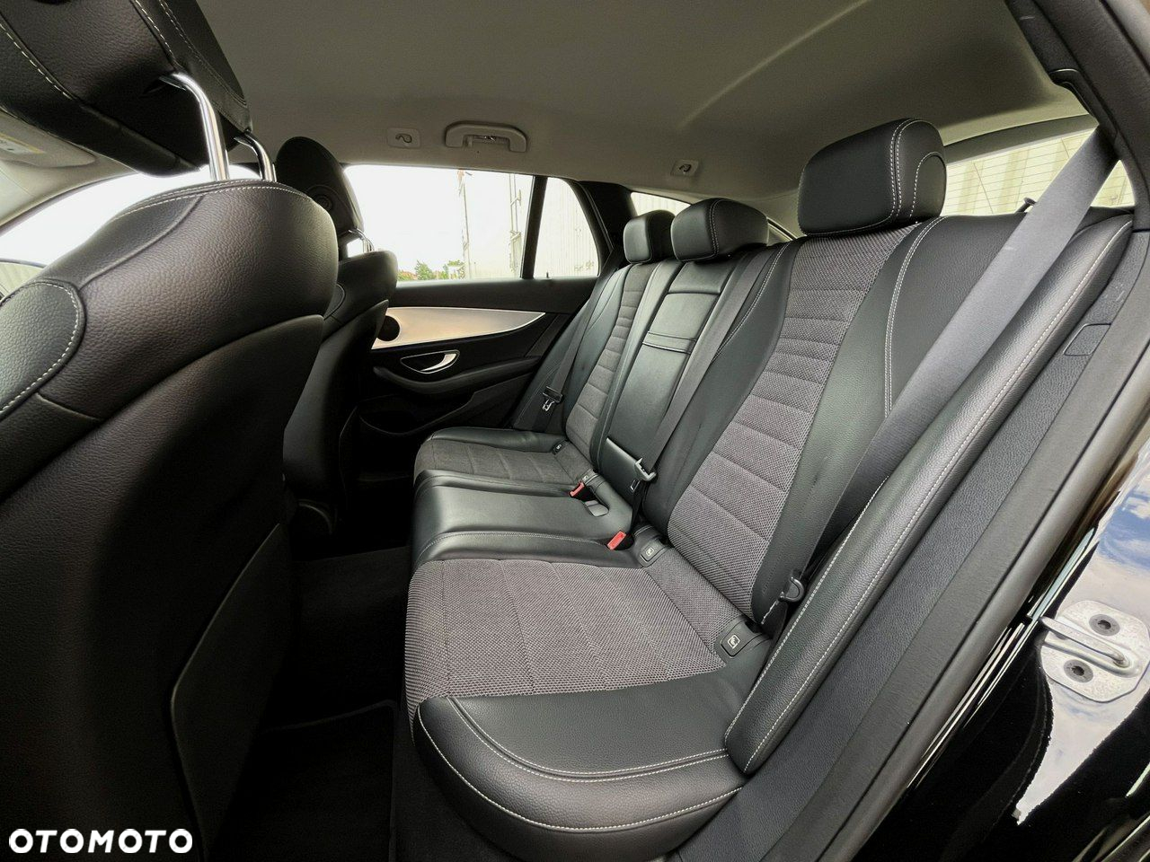 Mercedes-Benz Klasa E 220 d Avantgarde - 28