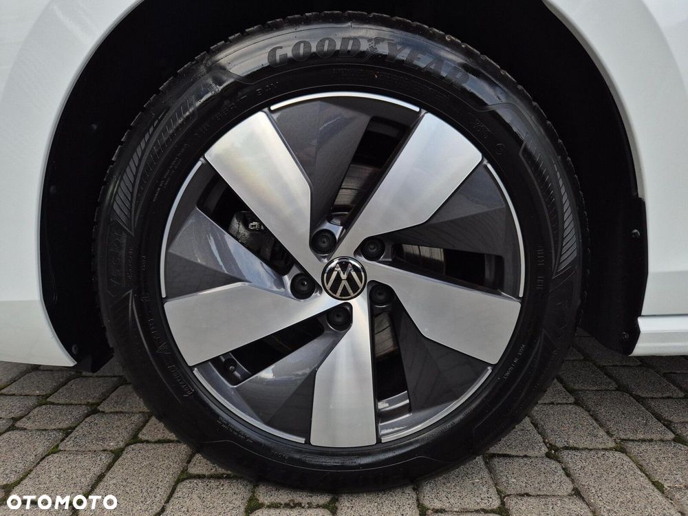 Volkswagen Passat - 36