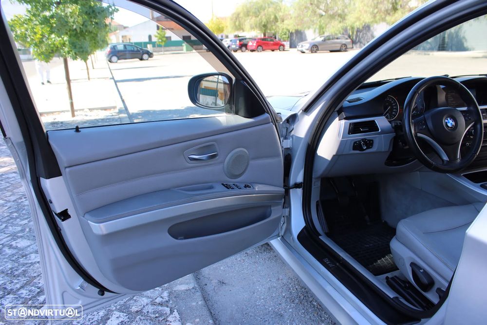 BMW 320 d EfficientDynamics Navigation - 18