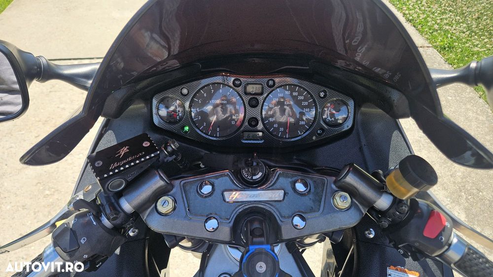 Suzuki GSX 1300R Hayabusa - 8