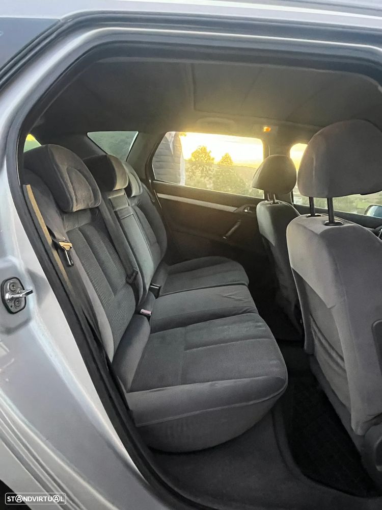 Peugeot 407 SW 1.6 HDi Premium - 15