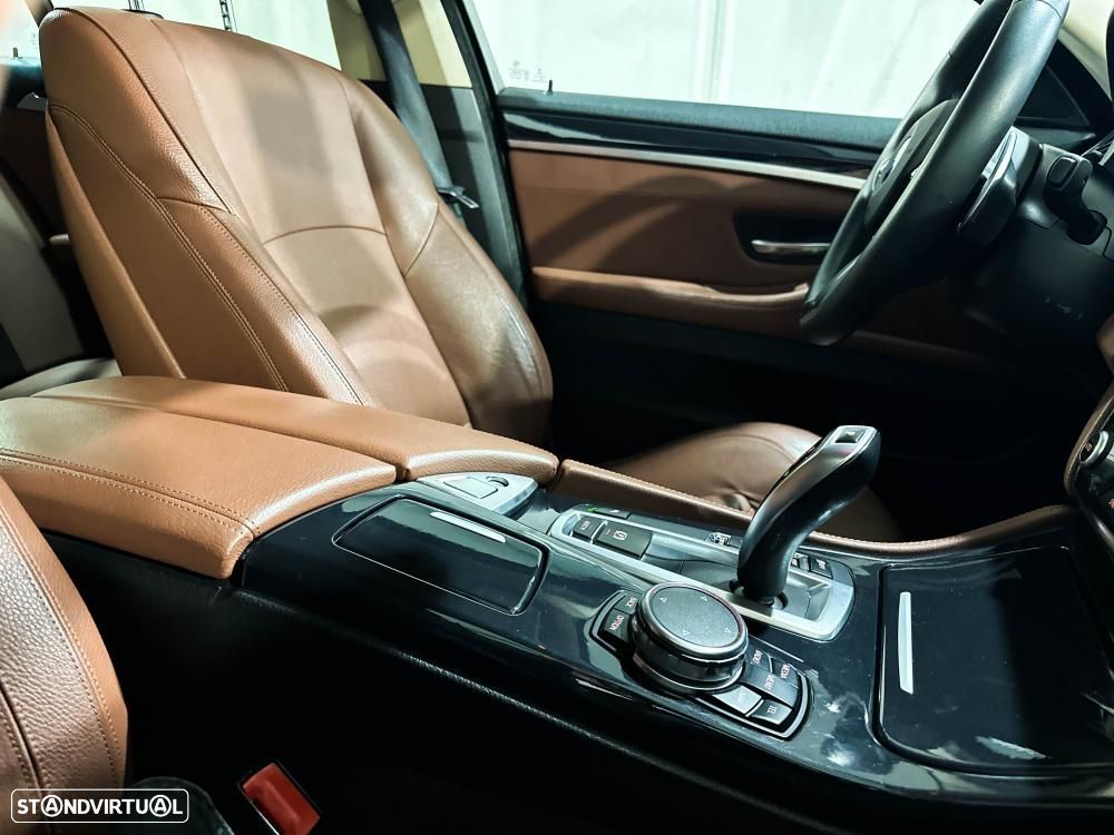 BMW 520 d Pack Desportivo M Auto - 36