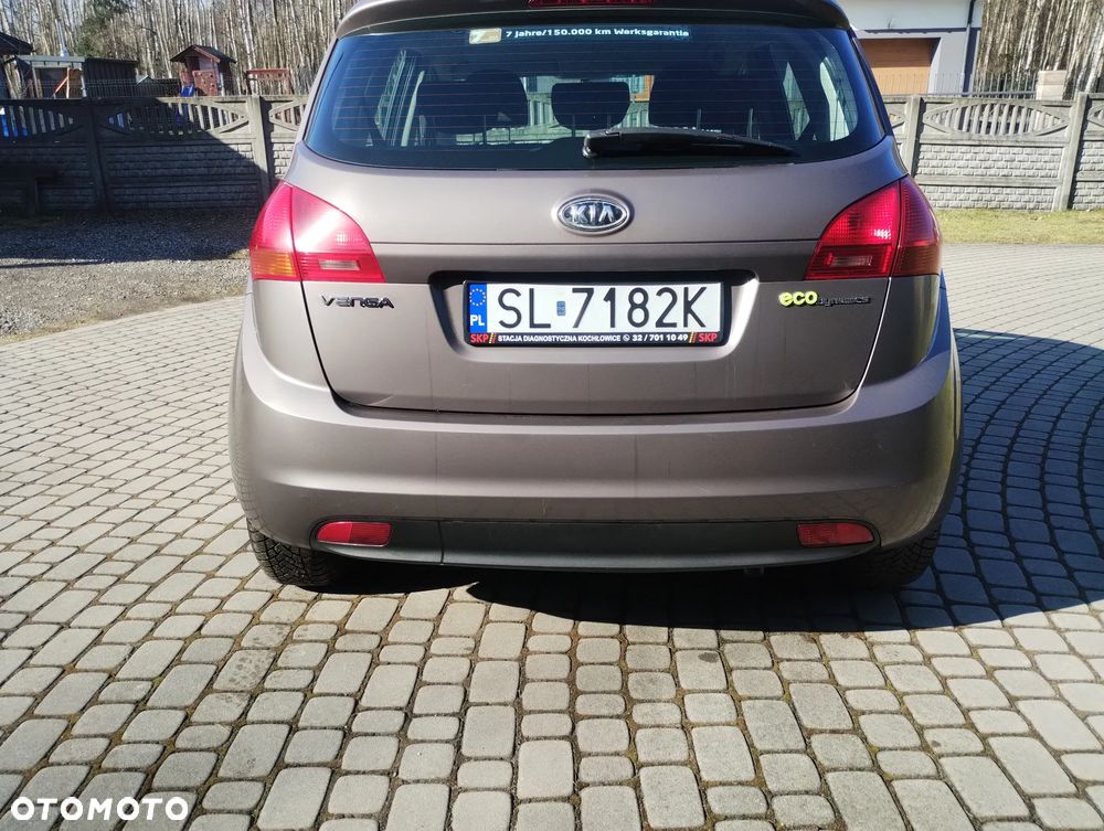 Kia Venga - 15