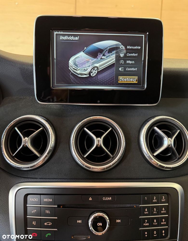 Mercedes-Benz CLA 200 7G-DCT AMG Line - 18