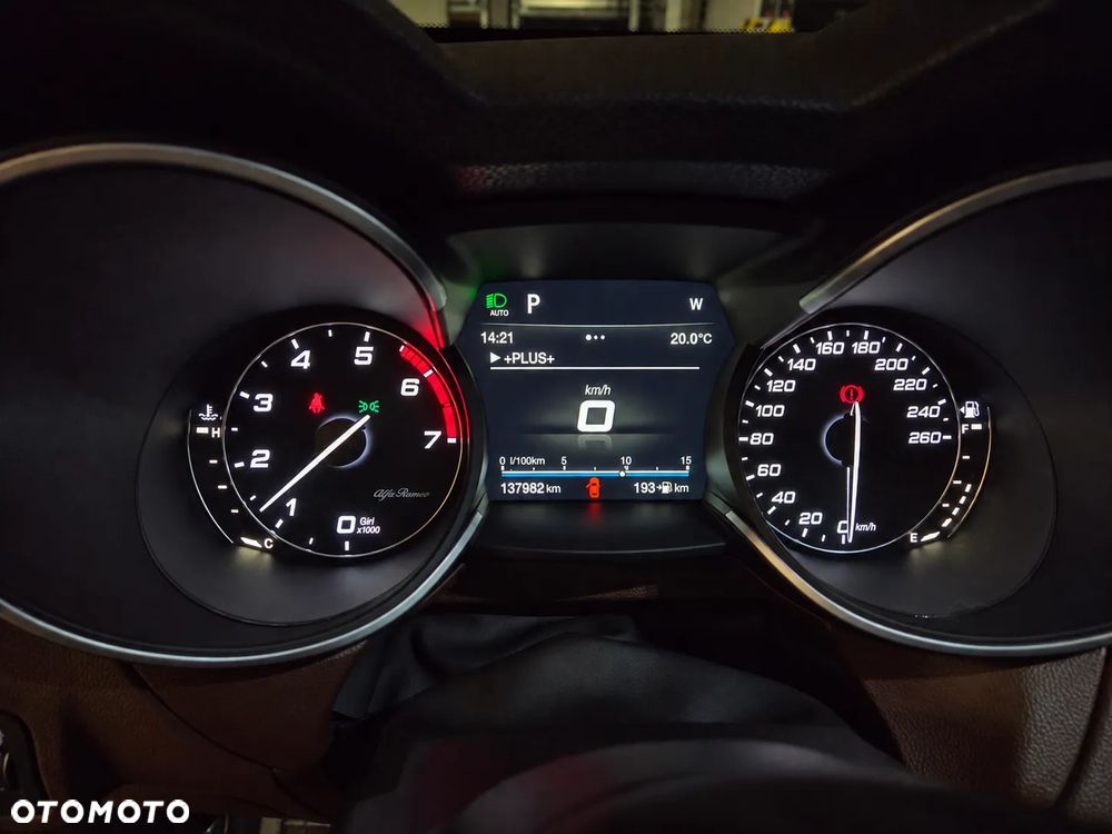 Alfa Romeo Stelvio - 10