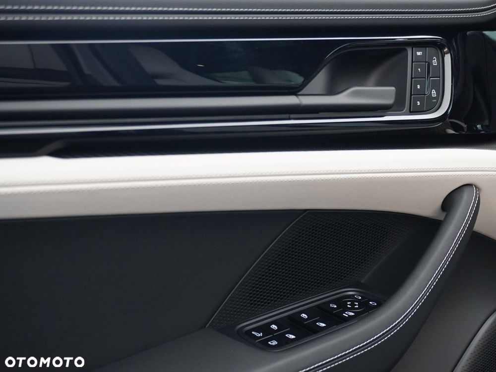 Porsche Panamera 4S E-Hybrid PHEV - 23