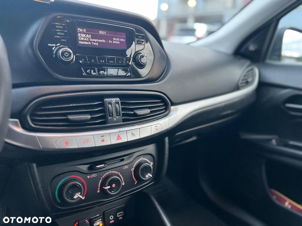 Fiat Tipo 1.4 16v Easy EU6d - 22