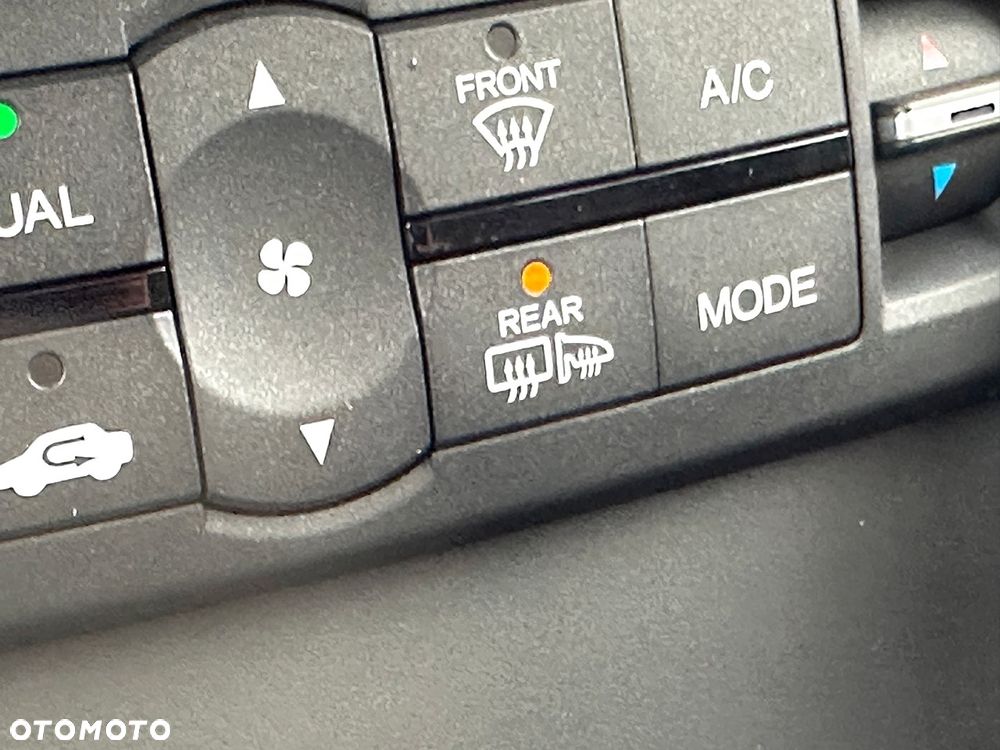 Honda Accord 2.0 Elegance - 23