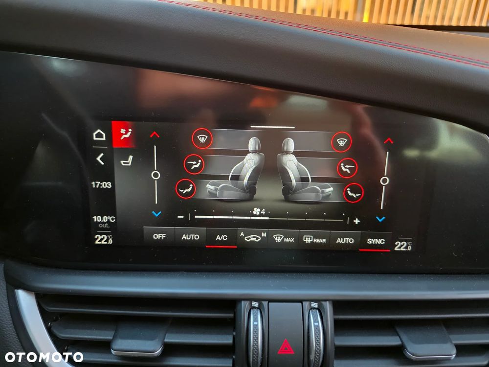 Alfa Romeo Giulia 2.0 Turbo 16V AT8-Q4 Estrema - 18