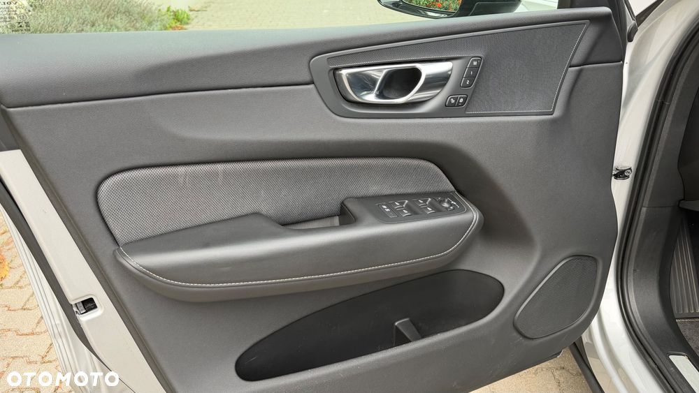 Volvo XC 60 B5 B AWD Geartronic RDesign - 25