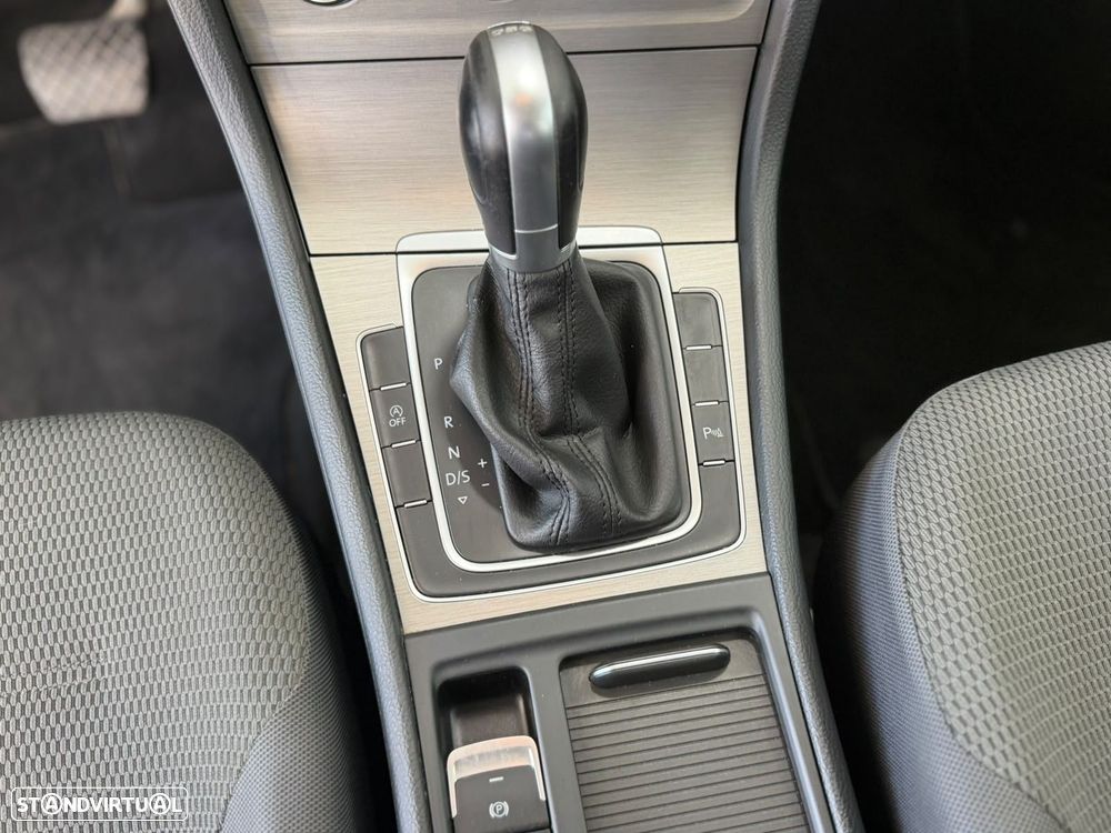 VW Golf 1.6 TDi Confortline DSG - 11