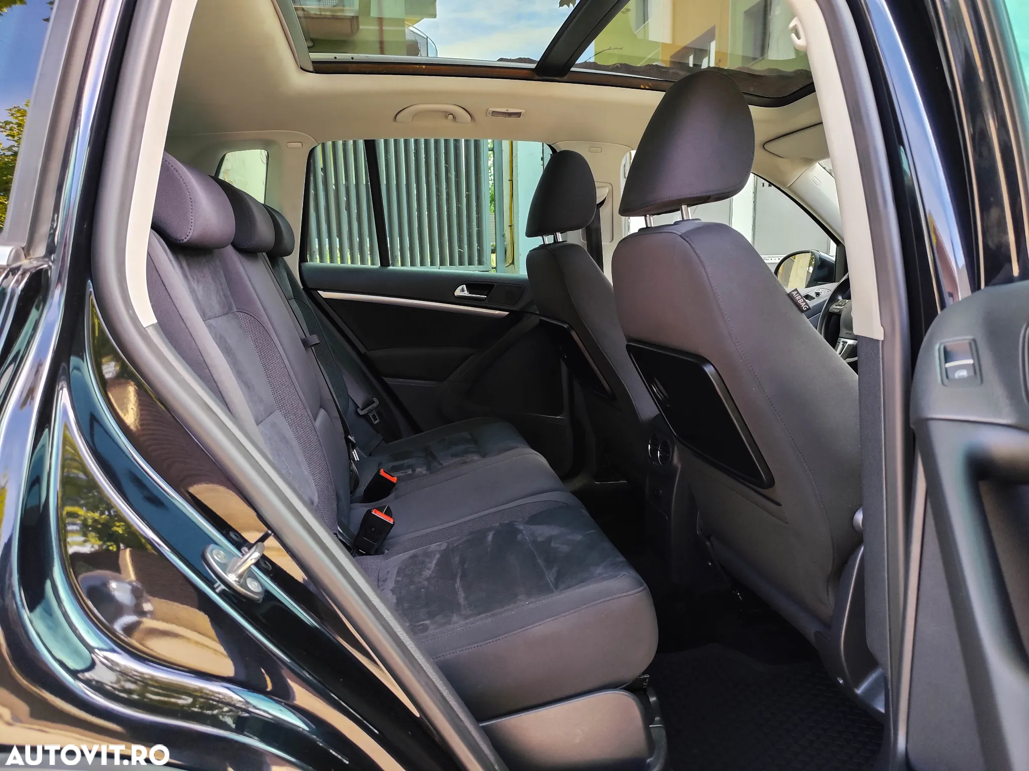 Volkswagen Tiguan 2.0 TDI 4Motion DSG Sport & Style - 24