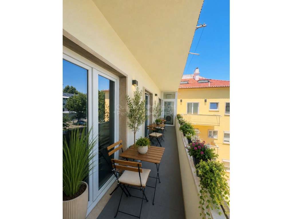 Apartamento T3 renovado com varanda no Campo Grande, Lisboa - Grande imagem: 3/24