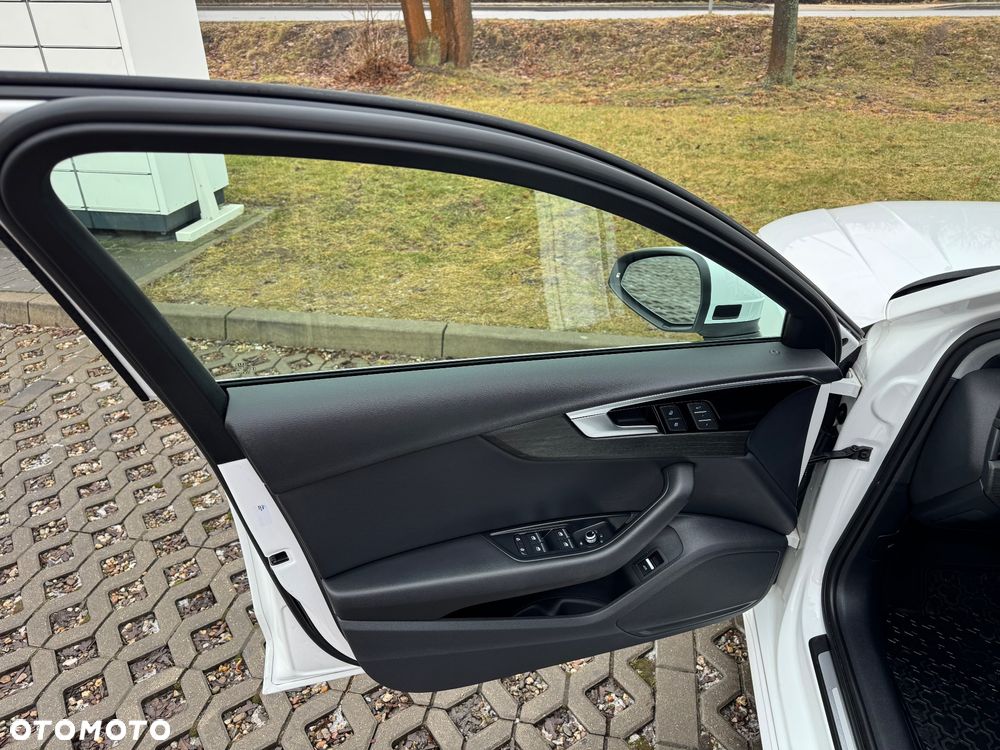 Audi A4 Limousine - 20