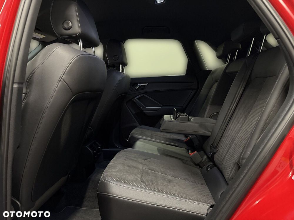 Audi Q3 - 18
