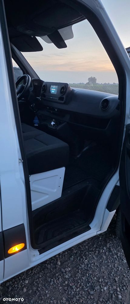Mercedes-Benz Sprinter - 16