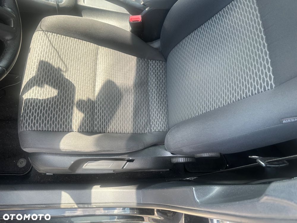 Volkswagen Golf 1.6 TDI BlueMot Trendline DSG - 6