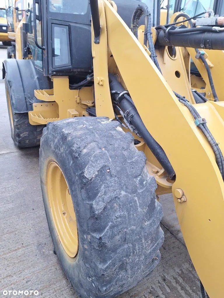 Caterpillar 908M - 19