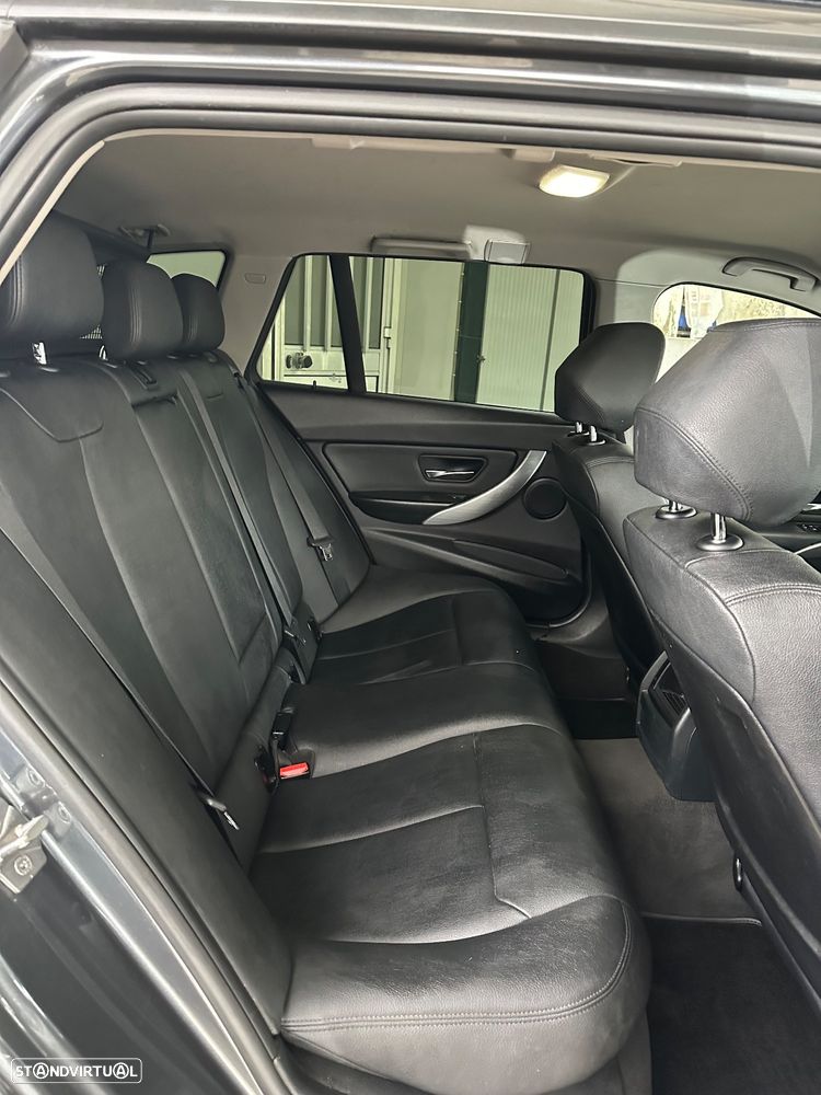 BMW 318 d Touring Line Sport - 29