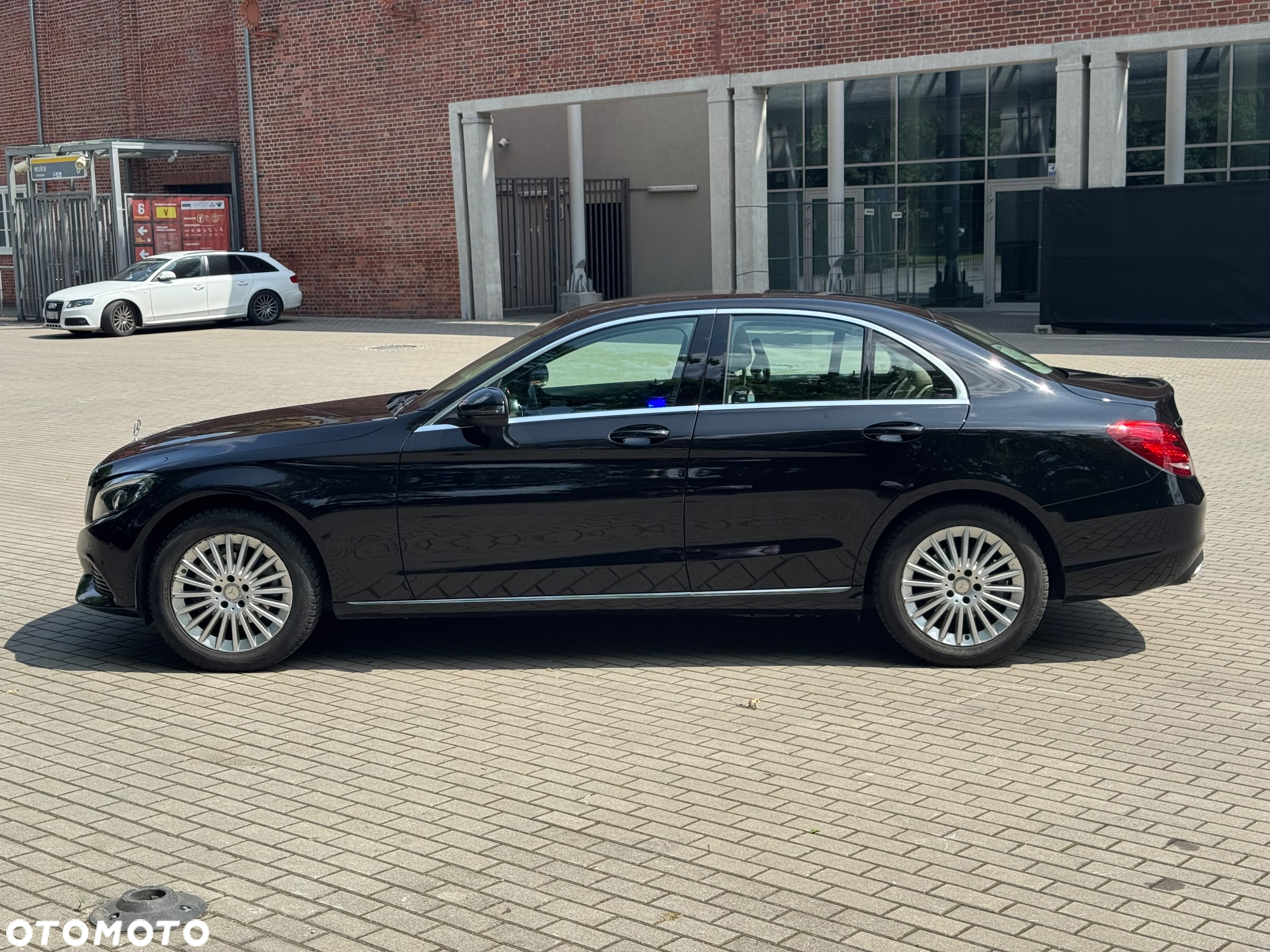 Mercedes-Benz Klasa C 180 7G-TRONIC - 12