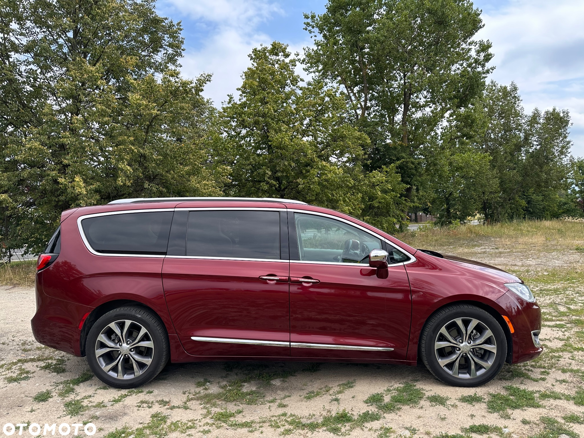 Chrysler Pacifica - 4