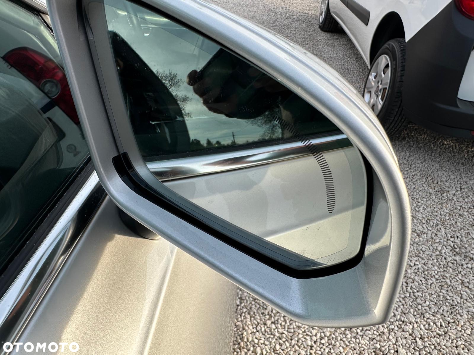 Volvo V90 D4 Momentum - 31