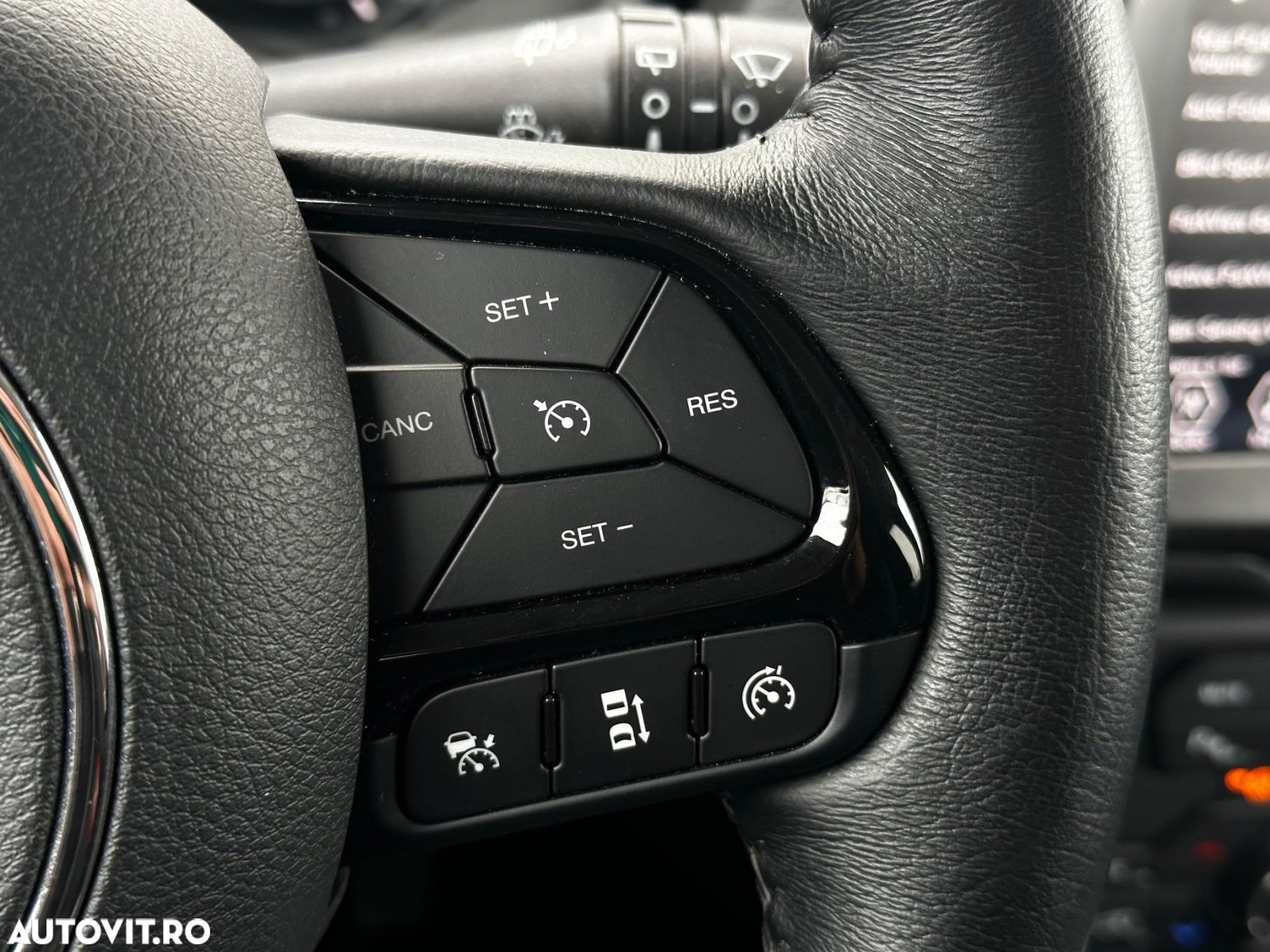 Jeep Renegade - 22