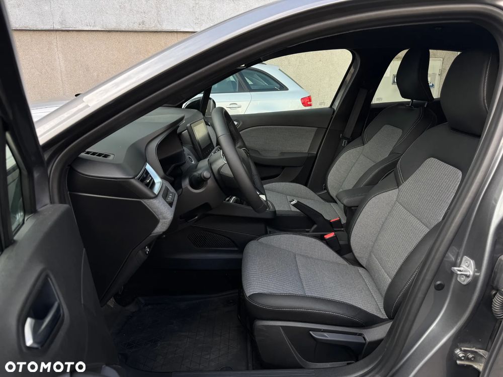 Renault Clio - 11