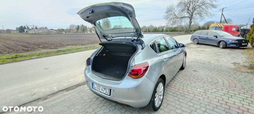 Opel Astra 1.6 Cosmo - 23