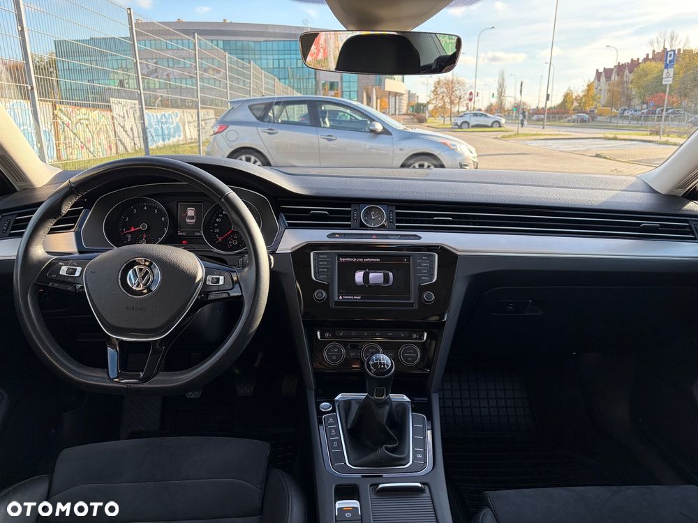Volkswagen Passat 1.8 TSI BMT Highline - 18