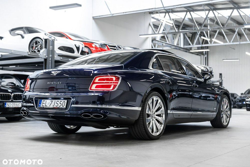 Bentley Flying Spur - 12