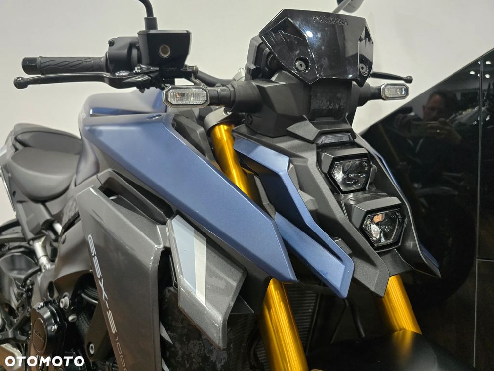 Suzuki GSX - 9
