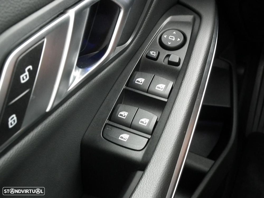 BMW 318 d Line Sport - 39