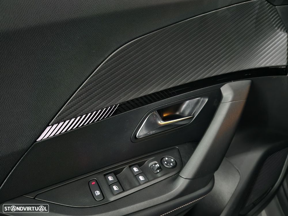 Peugeot 2008 1.2 PureTech Allure - 12