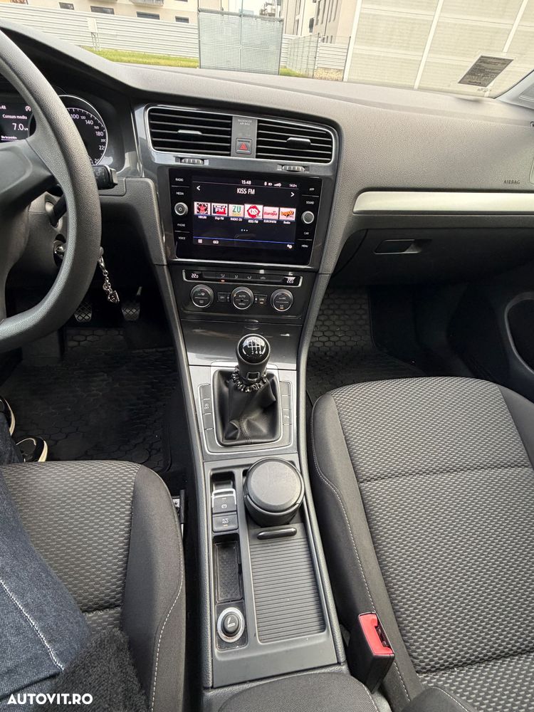 Volkswagen Golf - 9