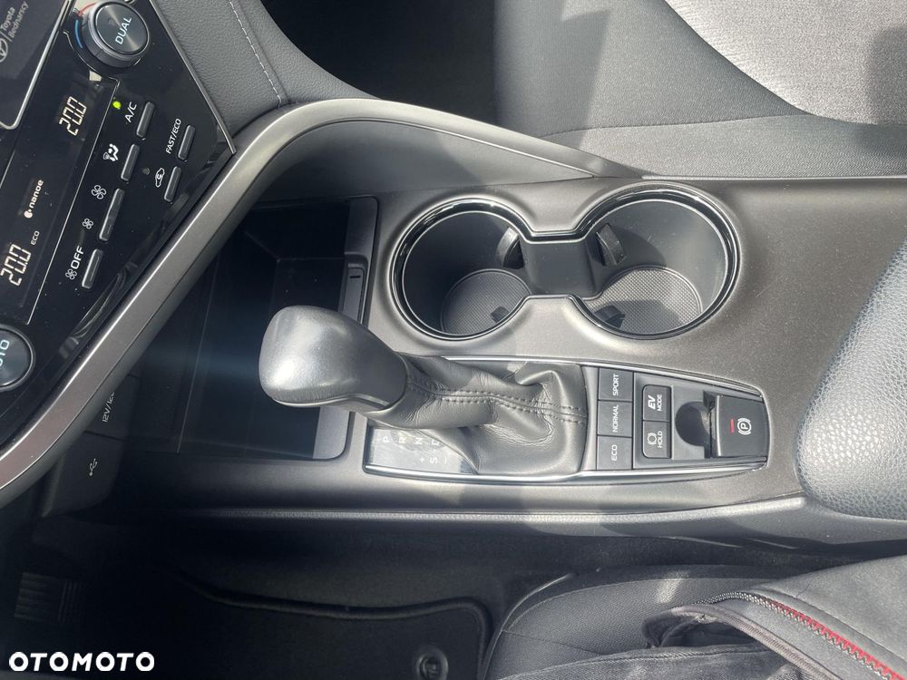 Toyota Camry 2.5 Hybrid Comfort CVT - 18