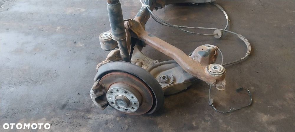 KOMPLETNE ZAWIESZENIE BELKA SANKI TYŁ AUDI A4 B6 SEDAN - 5