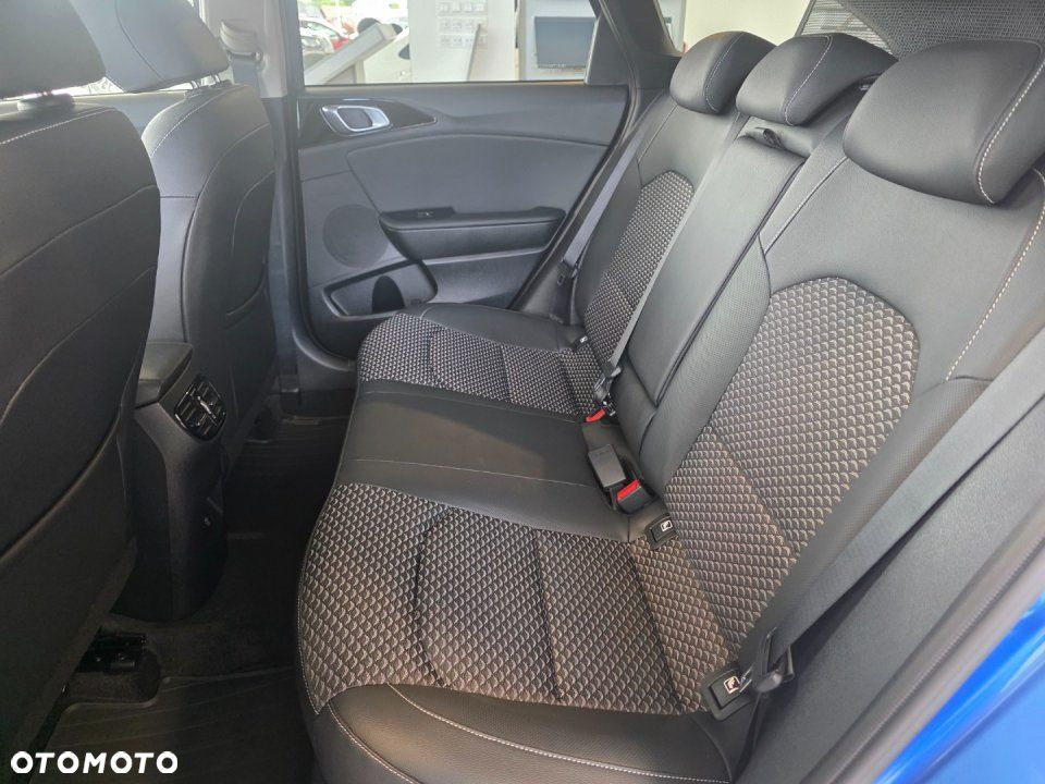 Kia Ceed - 30