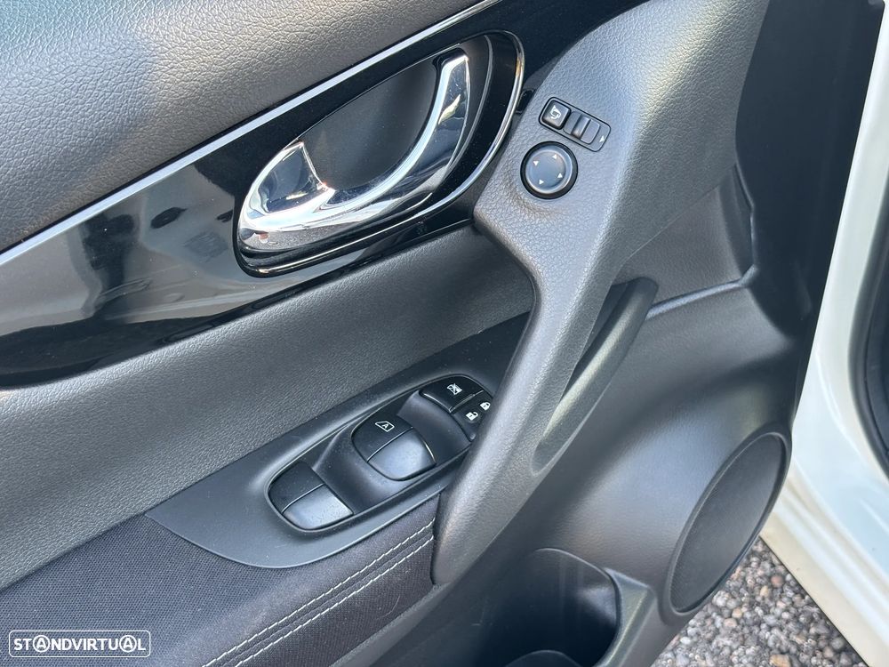 Nissan Qashqai 1.5 dCi N-Connecta 18 RS+PS - 12